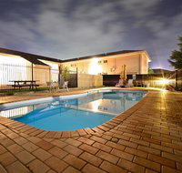 Winning Post Motor Inn - Hotel QLD