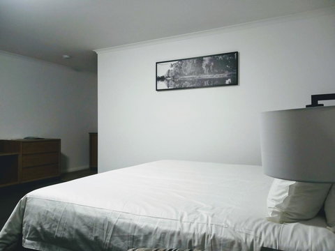 Winning Post Motor Inn - Hotel QLD 4