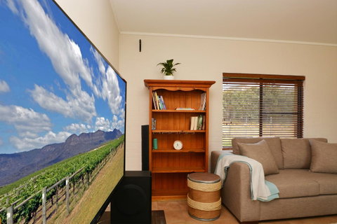 JE Guesthouse, Central To All The Hunter Valley Has To Offer - Hotel QLD 5