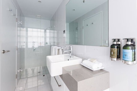 The Lucky Hotel - Hotel QLD 4