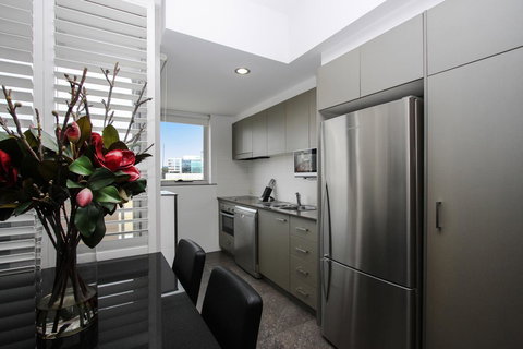 Honeysuckle Executive Apartments - Hotel QLD 10