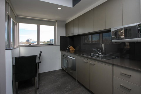 Honeysuckle Executive Apartments - Hotel QLD 21