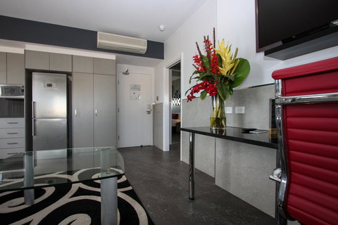 Honeysuckle Executive Apartments - Hotel QLD 15