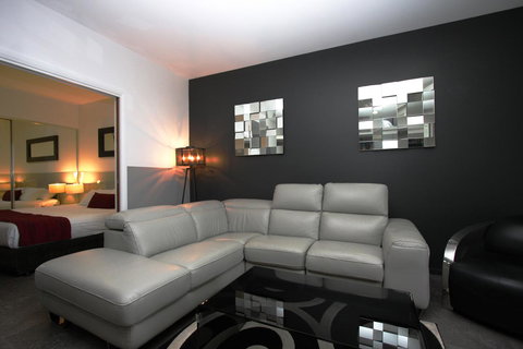 Honeysuckle Executive Apartments - Hotel QLD 9