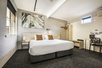 Book Colyton Accommodation Vacations Hotel QLD Hotel QLD