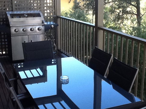 Villa De Saran Located Within Cypress Lakes - Hotel QLD 9