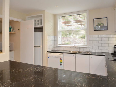 Villa De Saran Located Within Cypress Lakes - Hotel QLD 3