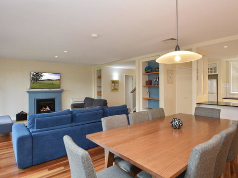 Villa De Saran Located Within Cypress Lakes - Hotel QLD 12