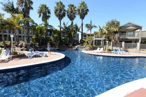 Yarrawonga Waterfront Apartments - Hotel QLD 3