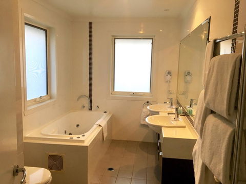 Encore Apartments - Hotel QLD 3