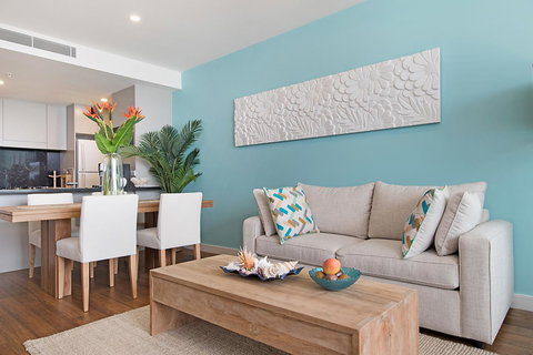 Arena Luxury Beachfront Apartment - Hotel QLD 34