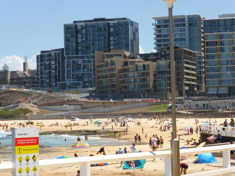 Arena Luxury Beachfront Apartment - Hotel QLD 13