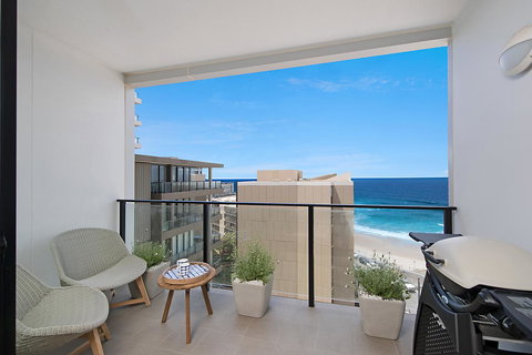 Arena Luxury Beachfront Apartment - Hotel QLD 14