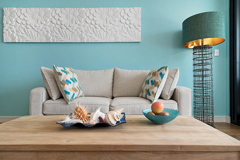 Arena Luxury Beachfront Apartment - Hotel QLD 11