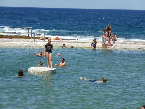 Arena Luxury Beachfront Apartment - Hotel QLD 33