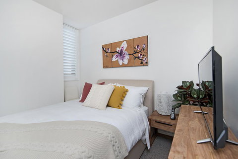 Arena Luxury Beachfront Apartment - Hotel QLD 24