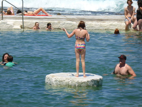 Arena Luxury Beachfront Apartment - Hotel QLD 9