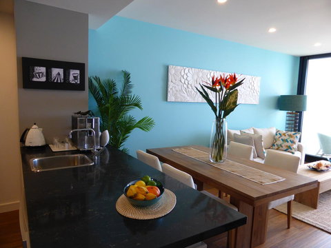 Arena Luxury Beachfront Apartment - Hotel QLD 35