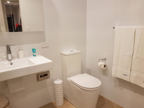 Arena Luxury Beachfront Apartment - Hotel QLD 30