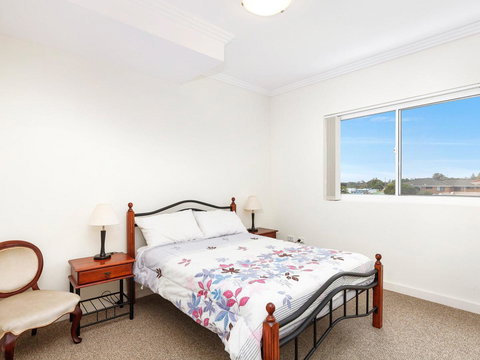 Regatta 13 - Hotel QLD 4