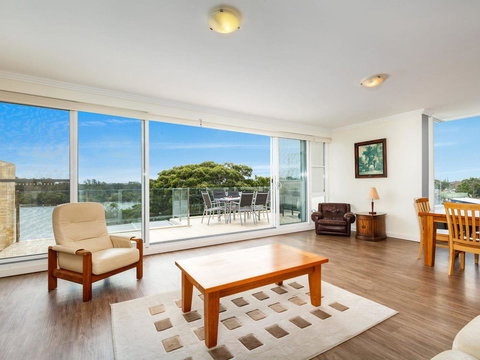 Regatta 13 - Hotel QLD 8