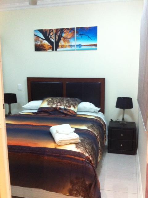 Nomikis\'On The Avenue - Hotel QLD 21