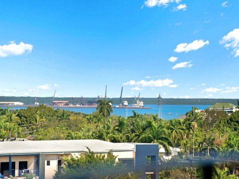 Nomikis\'On The Avenue - Hotel QLD 15