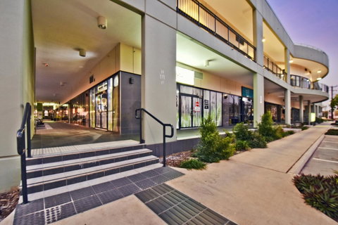 Nomikis\'On The Avenue - Hotel QLD 8
