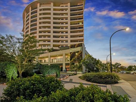 Nomikis\'On The Avenue - Hotel QLD 1