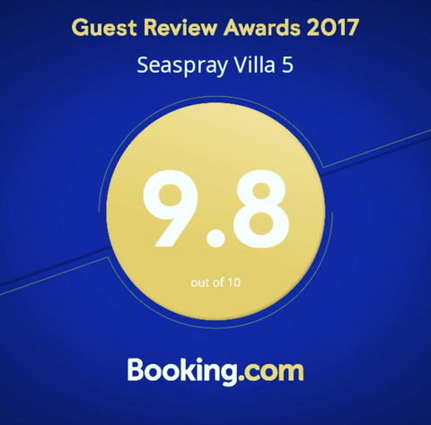 Seaspray Villa 5 - Hotel QLD 1