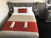 Book Cootamundra Accommodation Vacations Hotel QLD Hotel QLD