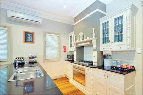 Brantwood Cottage Luxury Accommodation - Hotel QLD 1