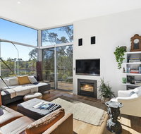 Bristlebird - Beach 650m Pets Fireplace Linen 4 bdrm WiFi - Hotel QLD