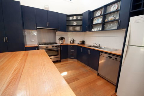 Cambroe - Hotel QLD 1