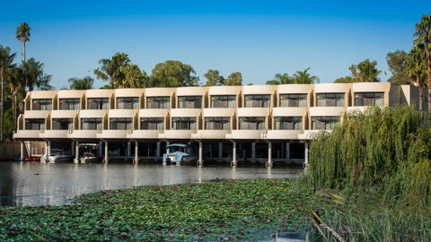 Capri Waters Country Club - Hotel QLD 0