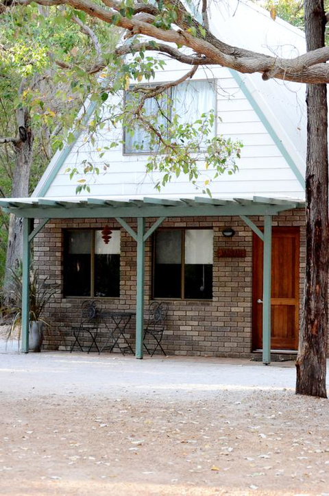 Caves Road Chalets - Hotel QLD 3