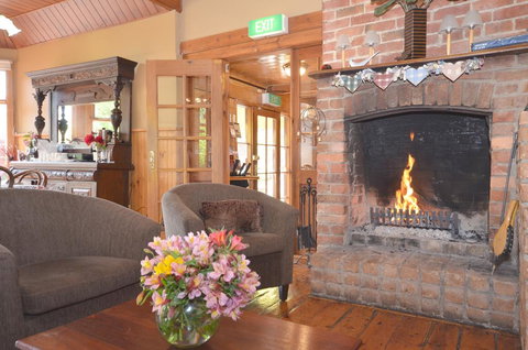 Central Springs Inn - Hotel QLD 1