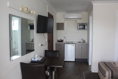 Centrepoint Motel - Hotel QLD 3