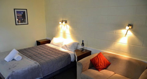 Charles Sturt Motor Inn - Hotel QLD 0