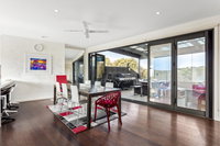 Chilled Chart Hills with Spa Pool Table and Wifi