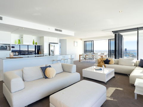 Circle On Cavill 52nd Floor Spacious Skyhome Apartment - Hotel QLD 1