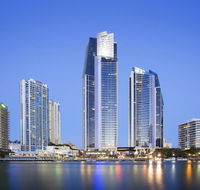 Circle On Cavill Ocean Views In The Heart of Paradise - Hotel QLD