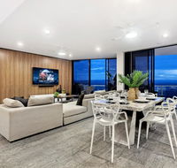 Circle On Cavill Subpenthouse - Hotel QLD