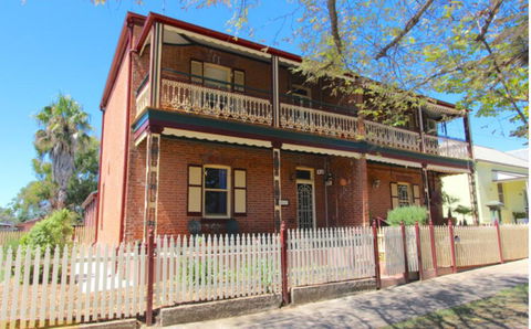 Classic Old Style House - Hotel QLD 0
