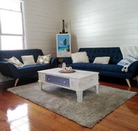 Classic Q'slander Huge Deck Pool Cowboy Stadium - Hotel QLD