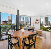 Coastal Apartment with Balcony Parking and Pool - Hotel QLD