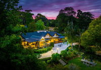 Book Oakbank Accommodation Vacations Hotel QLD Hotel QLD