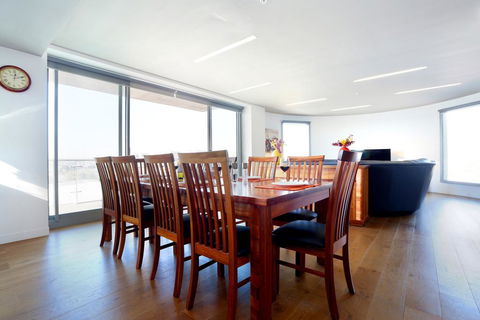 Collingwood Central Seven - Hotel QLD 2