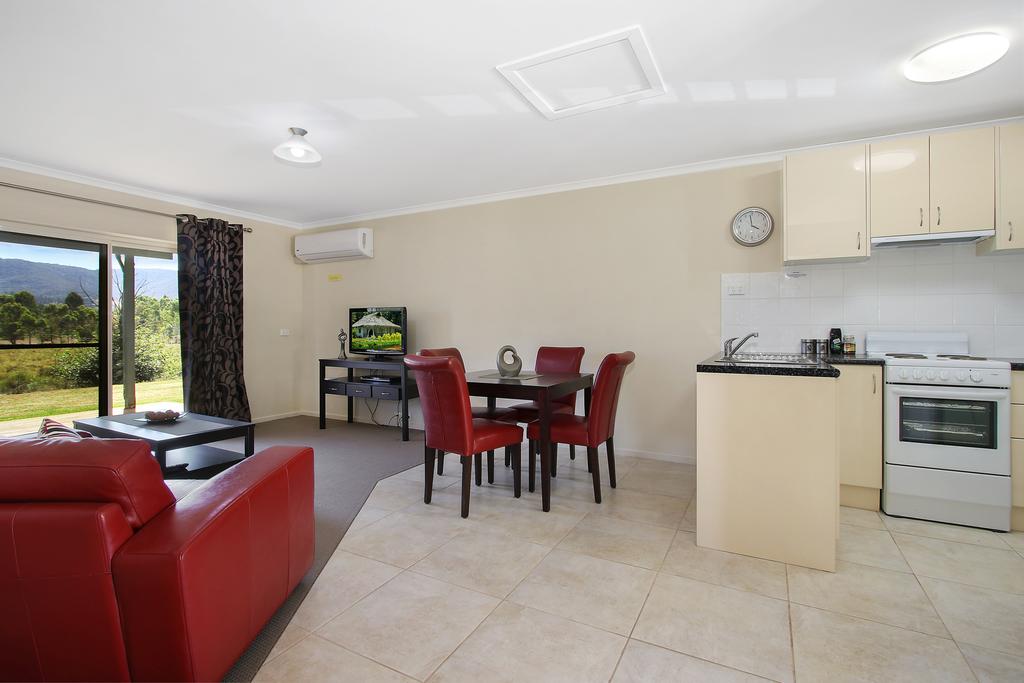 Allans Flat VIC Hotel QLD