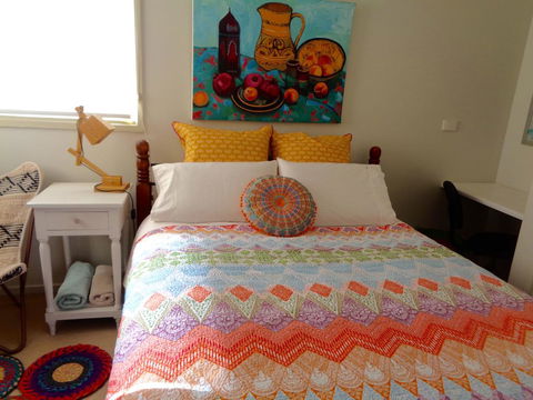 Colourful Creative Artist House Glen Waverley - Hotel QLD 0